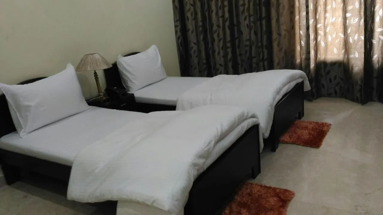 *** Bed & Breakfast Kapoor Residency Hotel Greater Noida India