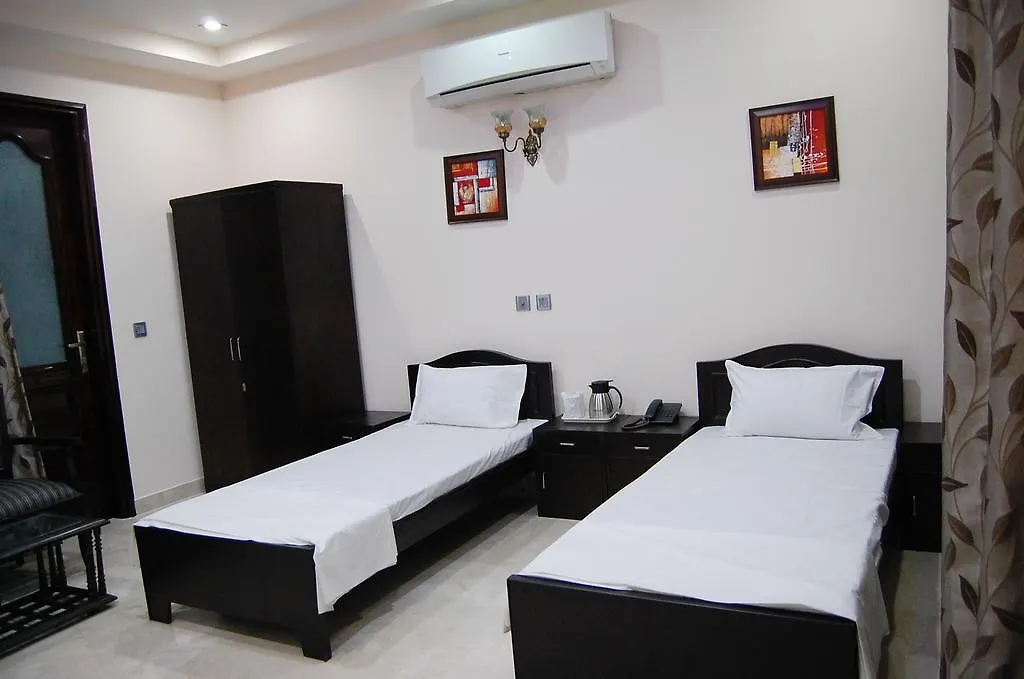 *** Bed & Breakfast Kapoor Residency Hotel Greater Noida India
