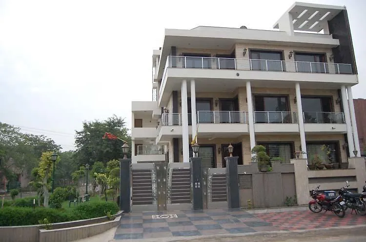 Kapoor Residency Hotel Greater Noida Bed & Breakfast